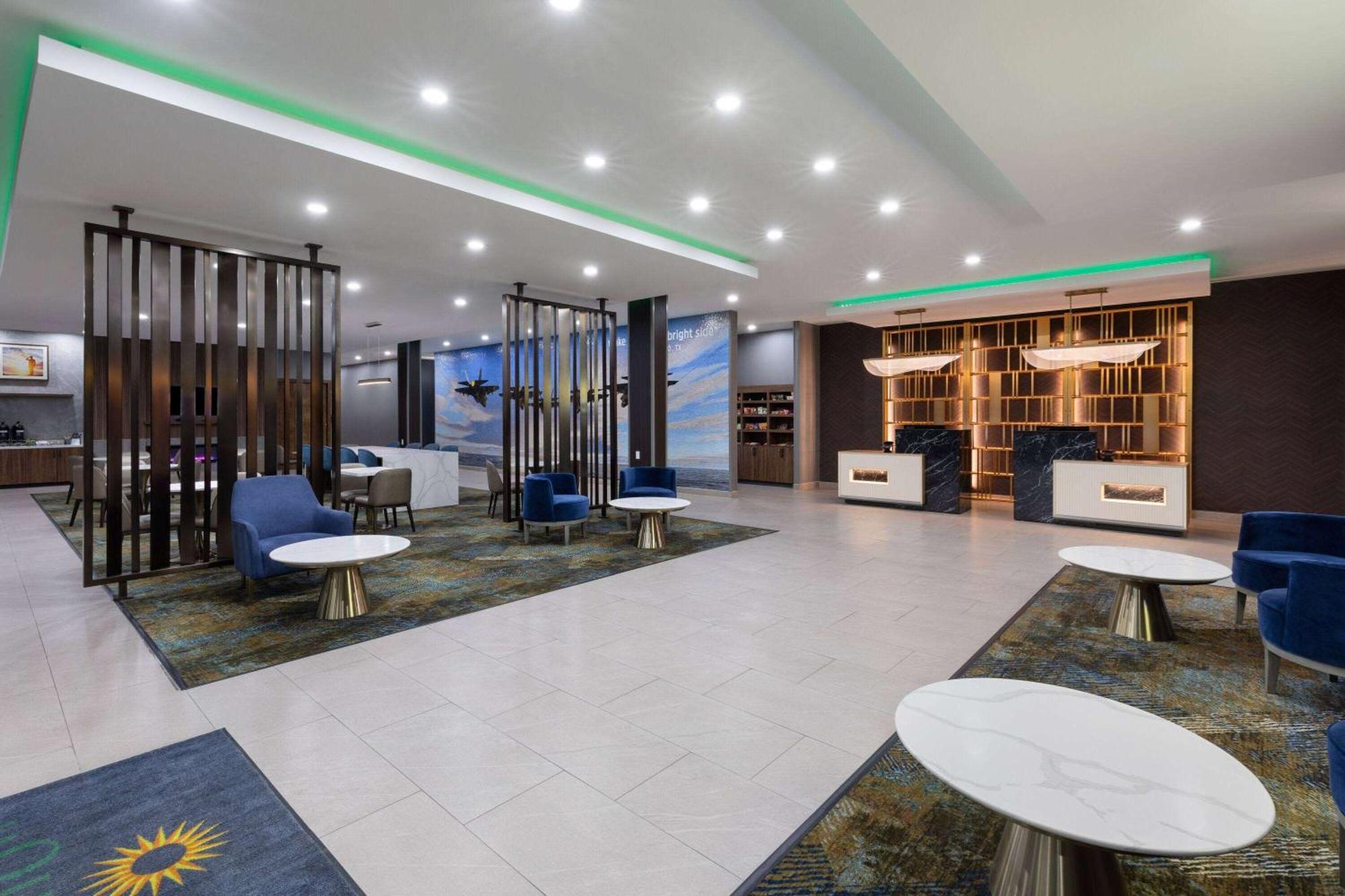 La Quinta Inn & Suites By Wyndham San Antonio At The Rim Extérieur photo