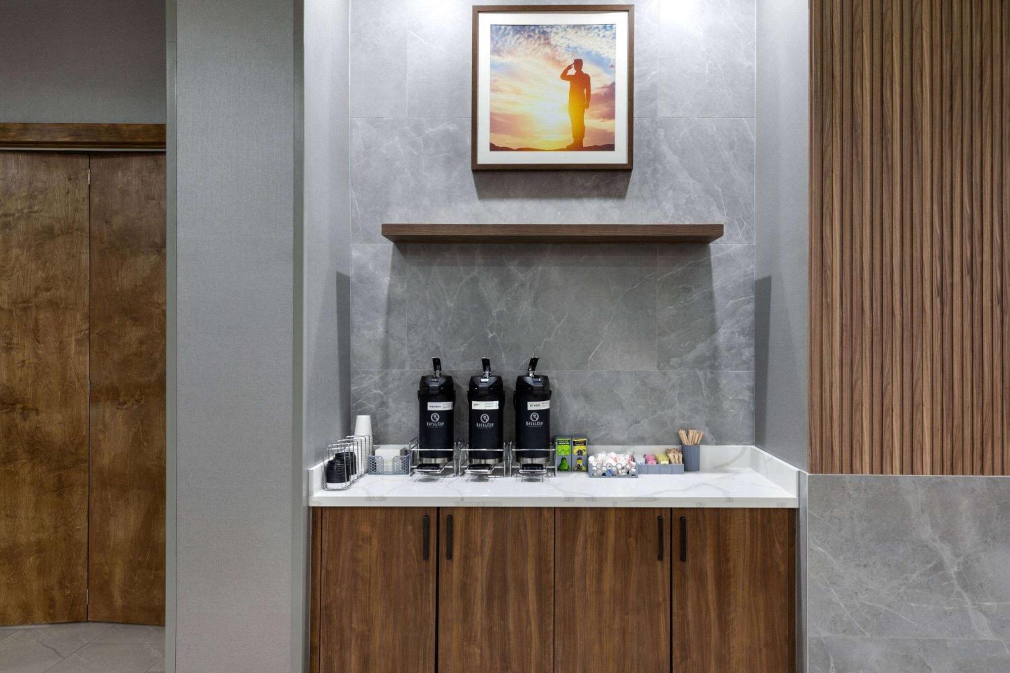 La Quinta Inn & Suites By Wyndham San Antonio At The Rim Extérieur photo