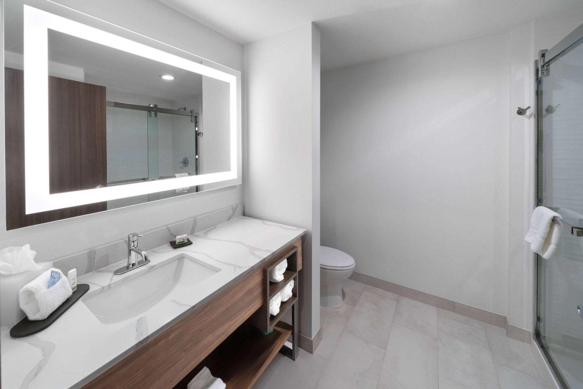 La Quinta Inn & Suites By Wyndham San Antonio At The Rim Extérieur photo
